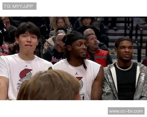 格兰特表现出色19投8中砍下29分6篮板4助攻并完美罚球9中9 格兰特表现出色19投8中砍下29分6篮板4助攻并完美罚球9中9